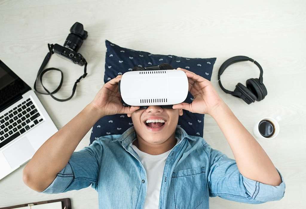 2024 Tech Enthusiasts: 12 Must-Have Gadgets You Cant Live Without